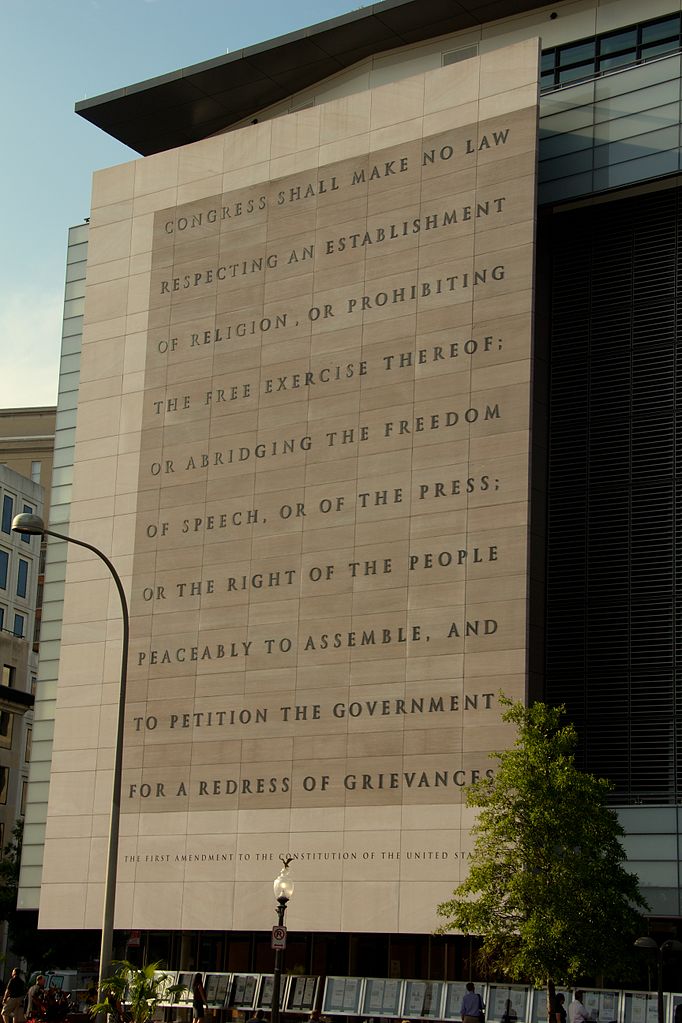 CC-BY-SA-4.0 Photograph by Mike Peel www.mikepeel.net Engraved D.C. building first amendment